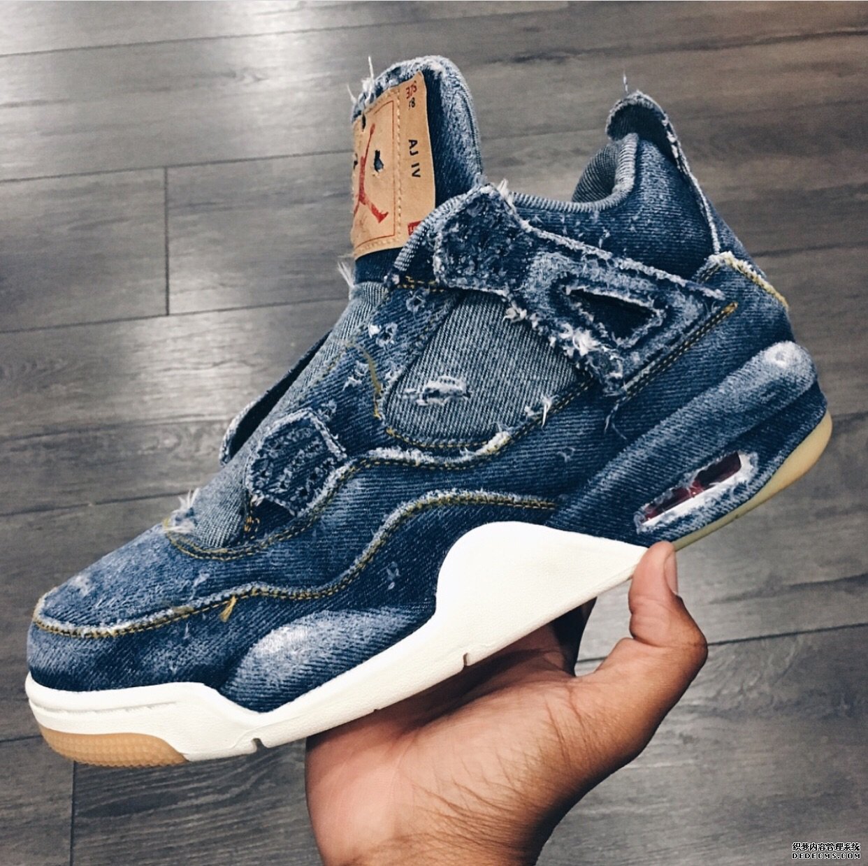 AJ4李维斯联名可以养吗 AJ4 X Levi’s怎么养牛(图1)